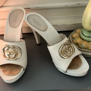 Women's Gucci Size 7 slide sandal TA-IT0090